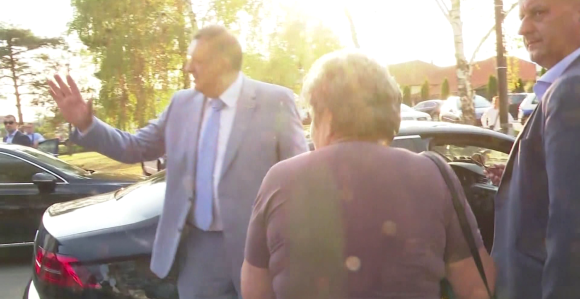 Neslavan doček: Dodik nezadovoljan napustio Crnjelovo