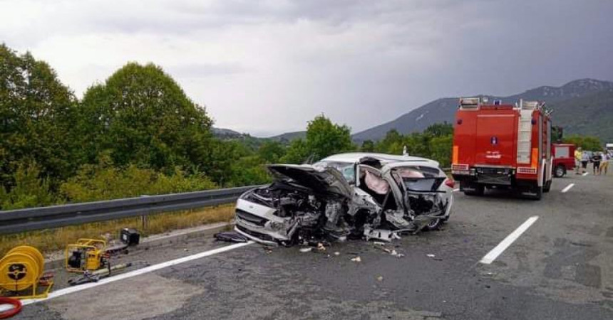 Стравичан удес: Погинуо Француз, пет повријеђених