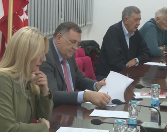 Власт дијели новац шаком и капом и наставља да се задужује?!