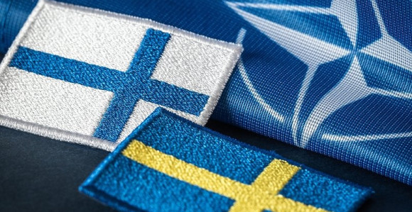Makron potpisao protokole za prijem Švedske i Finske