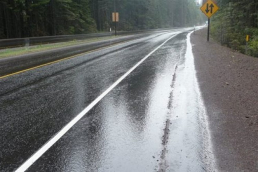 Oprez pri vožnji zbog mjestimično mokrih kolovoza