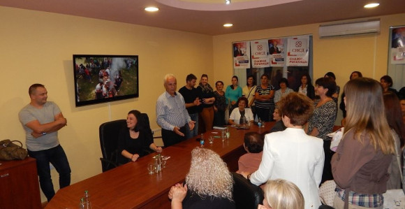Zloupotreba javnih resursa od strane SNSD-a u kampanji?