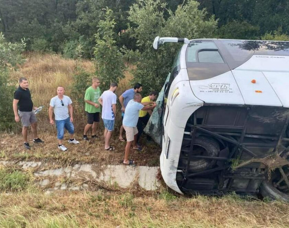 Vozaču autobusa koji se prevrnuo određen pritvor