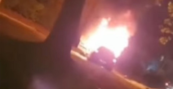 Stravična nesreća: Nakon udesa izgorio vozač u automobilu