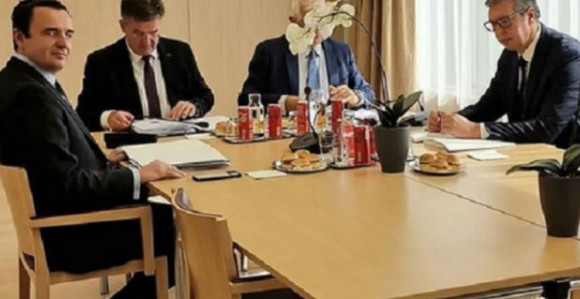 Bez izjava u Briselu, Vučić se obraća sutra