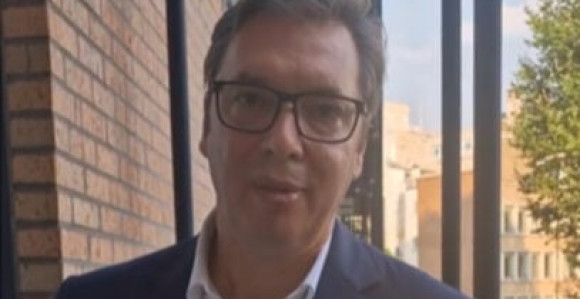 Oglasio se Vučić iz Brisela: Težak dan, borim se za Srbiju!