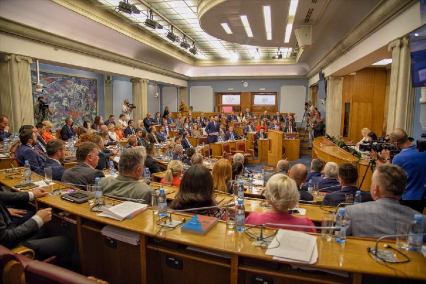 Pala Vlada CG: Izglasano nepoverenje u Skupštini