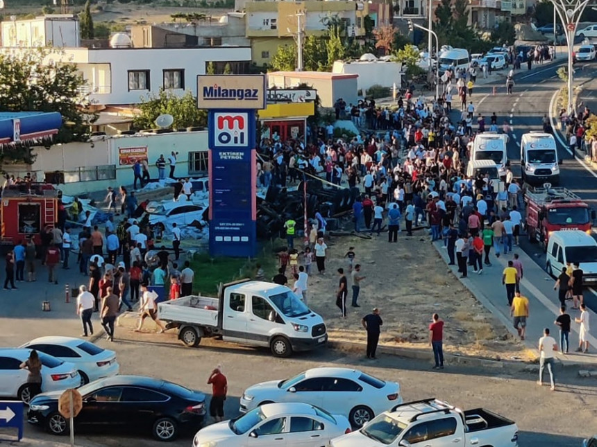 Хаос у Турској: Камионом покосио људе на улици