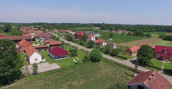 Selo Modran dio popularnosti steklo kroz Micu Gujara