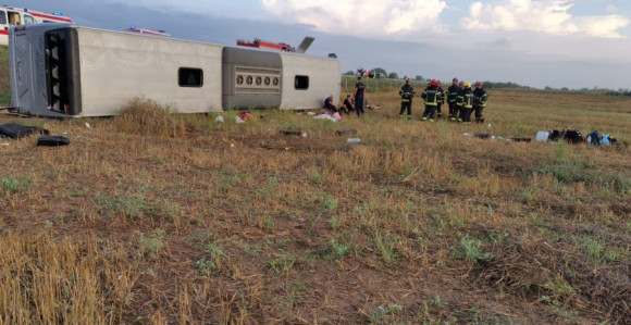 RTS: Autobus se prevrnuo kod Leskovca