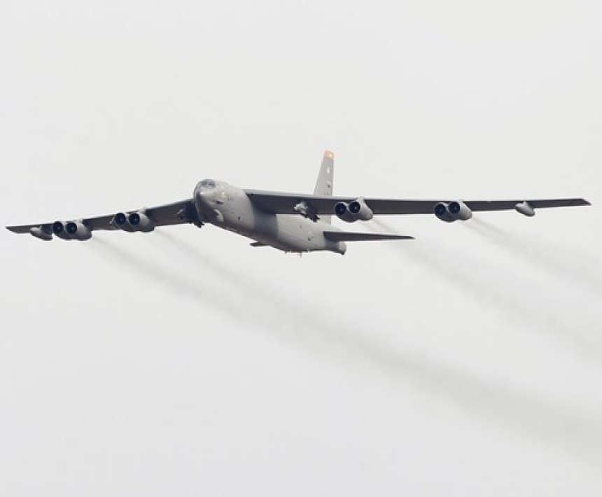 Bombarderi SAD prelijetaju četiri zemlje u regionu