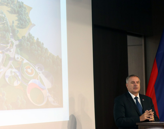 Premijer Srpske pred izbore najavio nove projekte