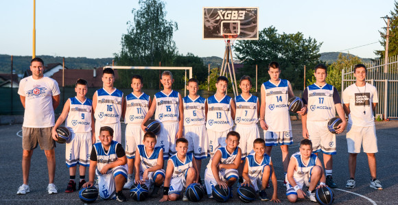 Mozzart donirao opremu omladincima KK „Radivoj Korać“