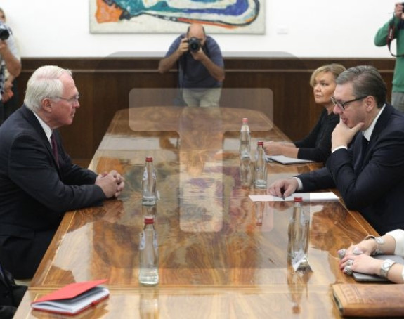 Vučić sa Hilom: Srbija u dijalogu konstruktivna