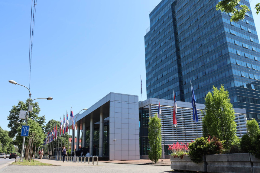 Srpska se zadužila za 30 miliona KM po visokoj kamati