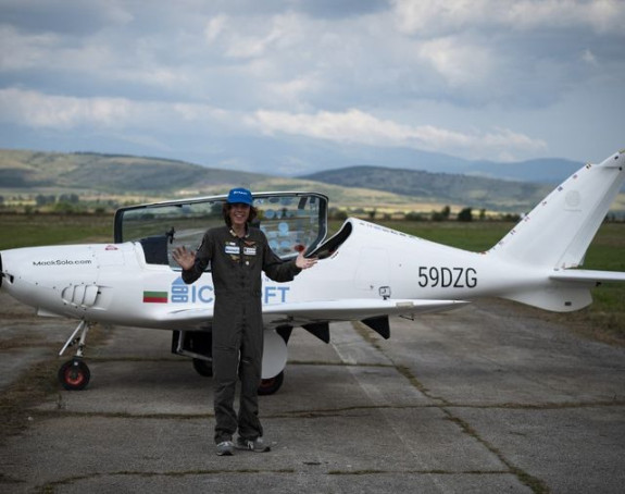 On je najmlađi tinejdžer pilot koji je sam avionom obišao svet!