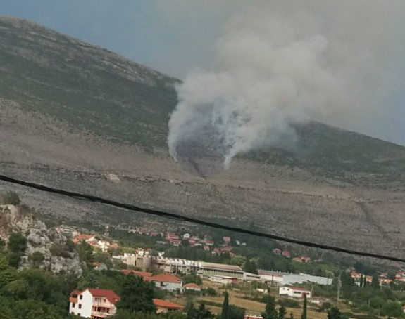 Grom udario u brdo iznad Trebinja pa izazvao požar