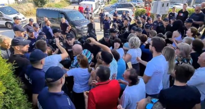 Права драма код Ливна, сукоб грађана и полиције