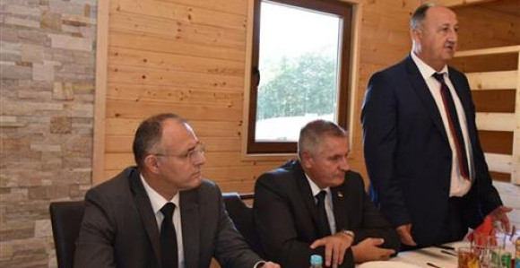 Vlast samo obećava: Novo turističko naselje niče...