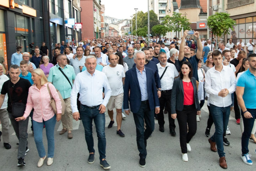 Петровић: Доста је било, народ се пробудио