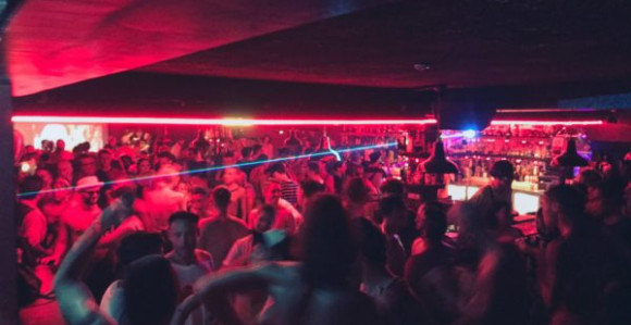 Noćni klub u Sidneju izbacuje goste koji nepristojno zure u druge!