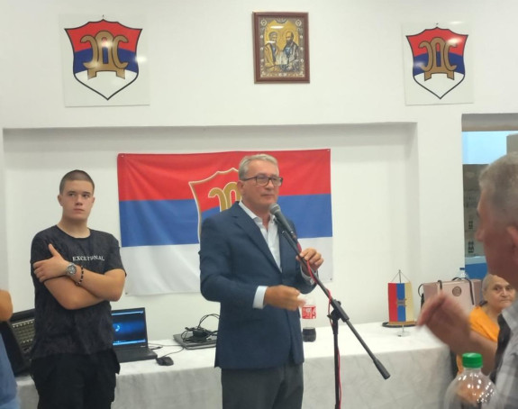 SNSD se sa narodom igra kao mačka sa miševima