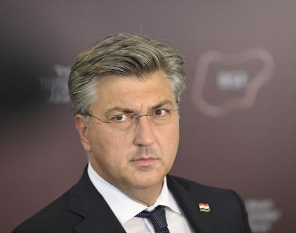 Најављен велики протест: "Покрали сте све што сте могли"