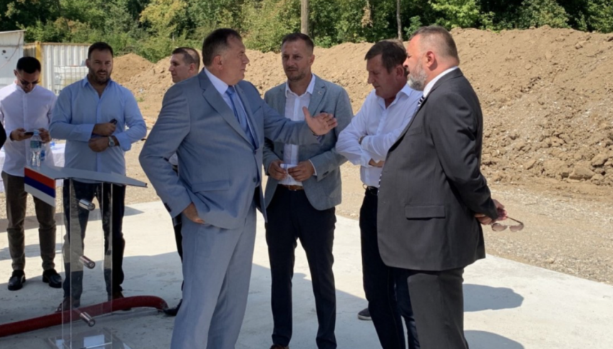 Dodik će moći preko stikera za registraciju pratiti kretanja svih vozila u BiH