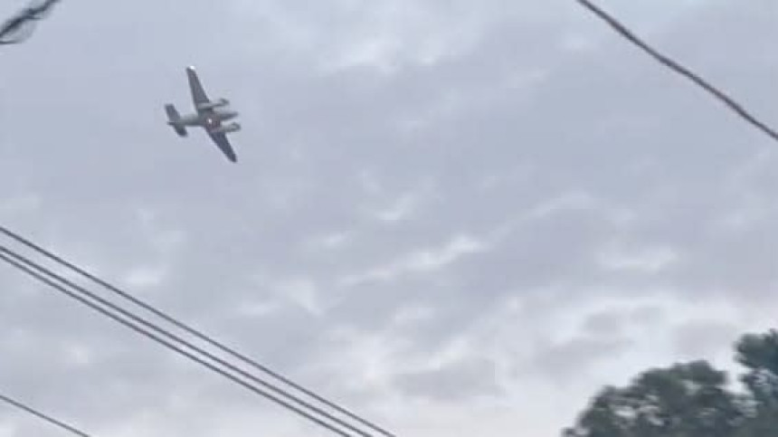 SAD: Pilot prijeti da će se obrušiti na supermarket