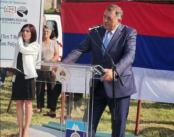 Додик се хвали да гради путеве, али новцем Србије?