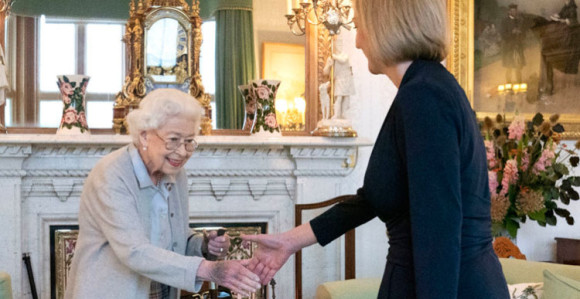 Tras je i zvanično nova premijerka Velike Britanije