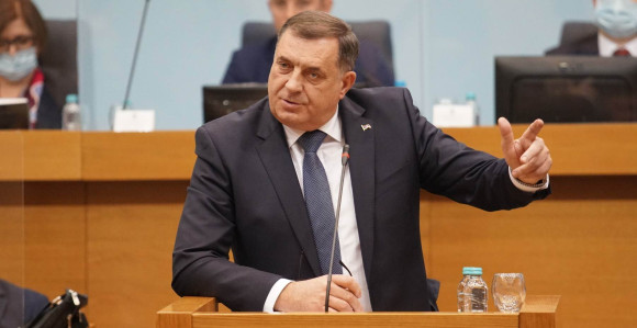 Додик провоцира Њемачку, глумећи Србина пред изборе!