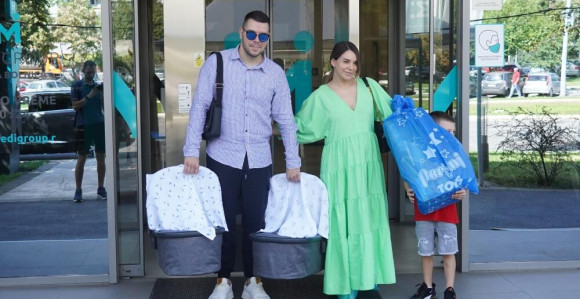 Petar Mitić izveo ženu i blizance iz porodilišta!