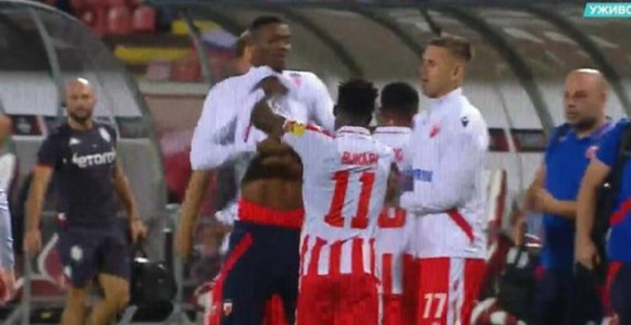 Haos: Umalo tuča fudbalera Crvene Zvezde (VIDEO)