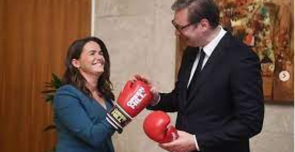 Vučić i Novak razmijenili darove u sportskom duhu