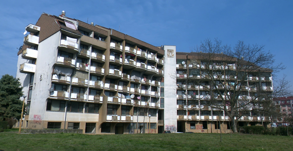 Dobojska vlast planira da ruši penzionerski dom
