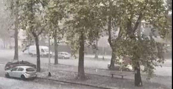 Nevrijeme pogodilo Zagreb: Padao grad veličine oraha