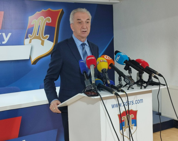 Šarović upozorava pred NSRS: Dok traje bura spusti jedra!