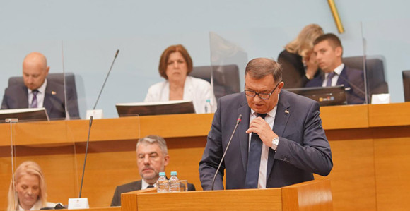 Лажна представа завршена: Додиков вето без гласа