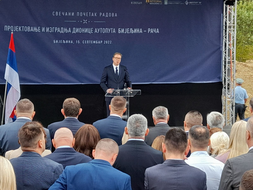 Vučić ozvaničio početak gradnje auta-puta