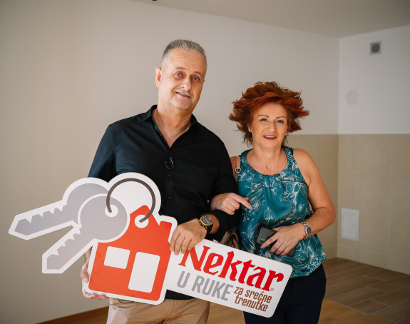 Уручене главне награде - стан у центру Бањалуке и аутомобил “Ауди А3”