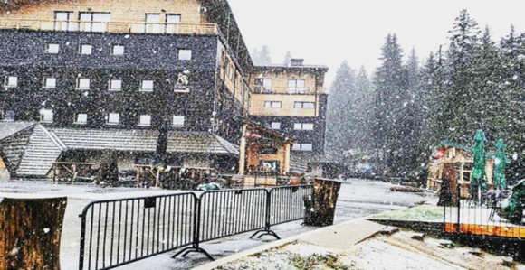Prvi sezonski snijeg obijelio Kopaonik