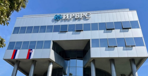 Снежана Вујнић потписивала кредите без овлашћења!