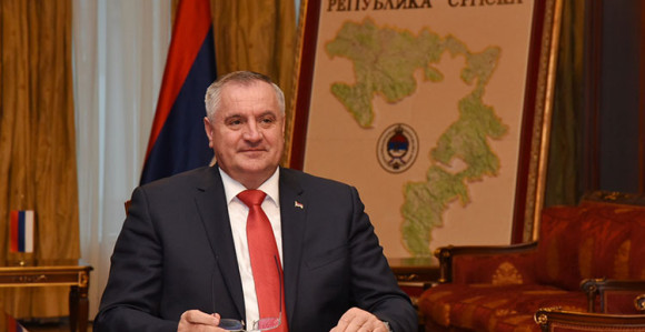 Višković počastio komšije penzionere u Milićima