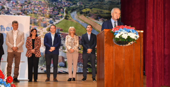 Mi ćemo prekinuti politiku sukoba i svađanja sa svima