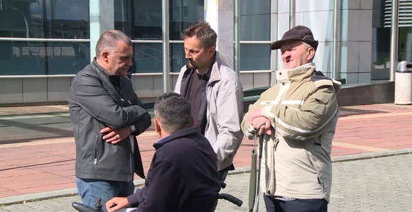 Invalidi ogorčeni na vlast: Traže mito i ucjenjuju nas
