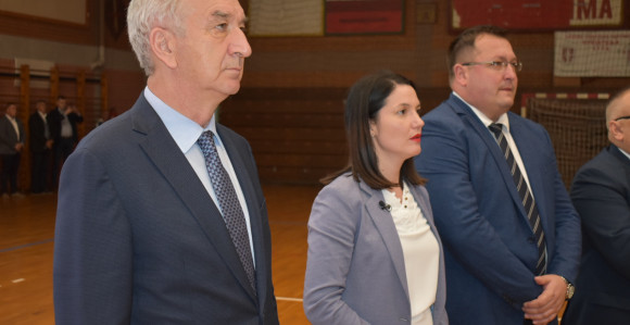 Osnovni zadatak je riješiti pitanje Rafinerije Brod