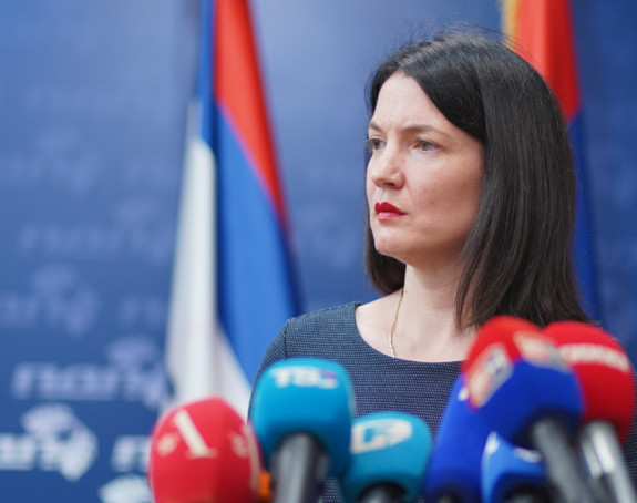 Dodikovom prijatelju nije gadljiva rakija u Bakincima?!