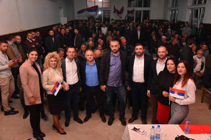 СДС ће растурити партију шаха, фигуре покреће народ