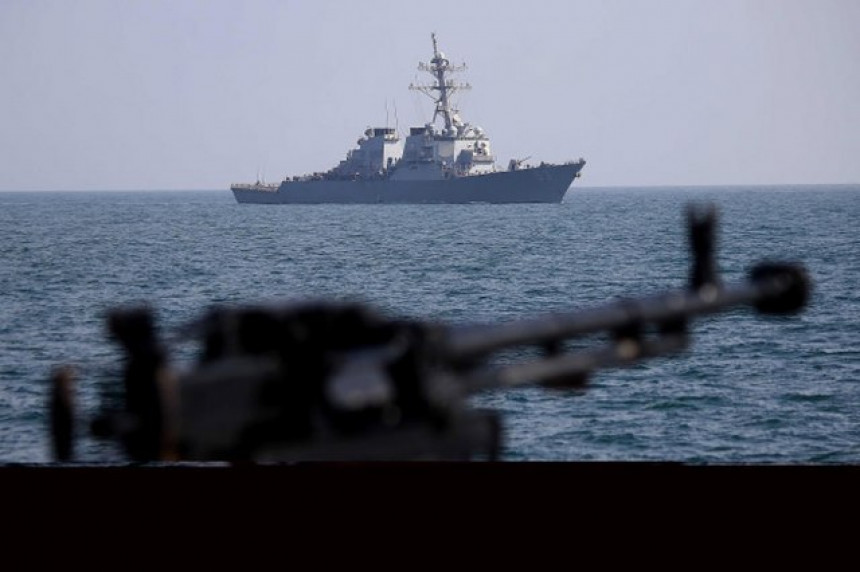 Стиже најмоћнији Амерички брод: Кина га држи на оку